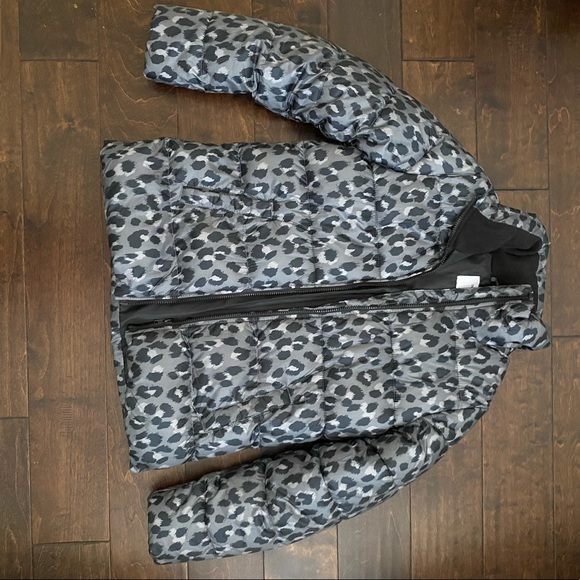 Old Navy Puffer Jacket - Picture 6 of 7